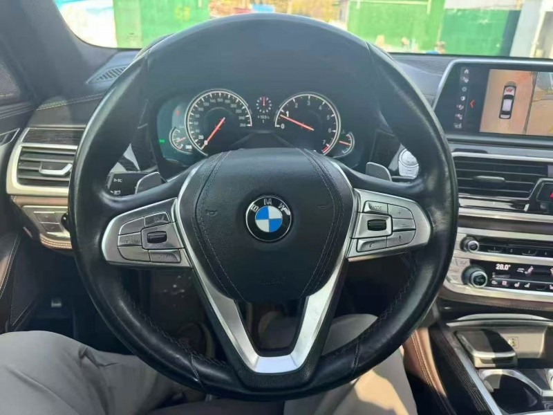 青岛17年宝马7系8