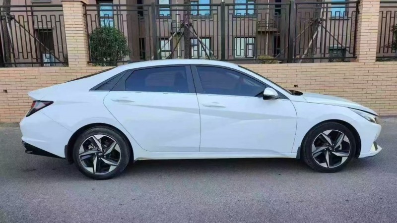 邢台21年现代伊兰特8