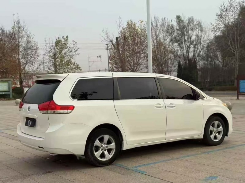 淄博12年丰田塞纳9