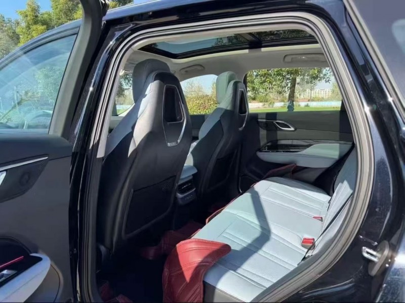 徐州25年红旗HS37