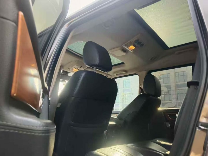 烟台12年路虎发现5