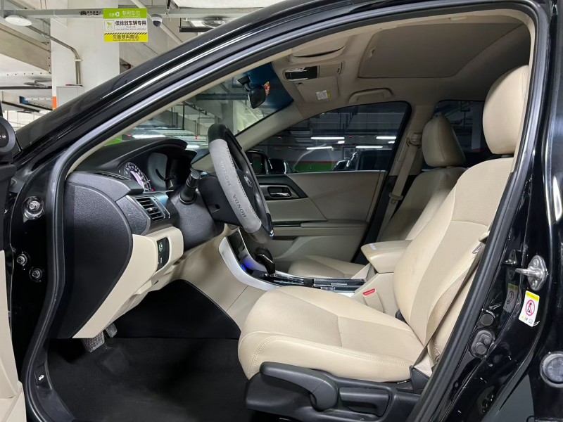 成都15年本田雅阁3