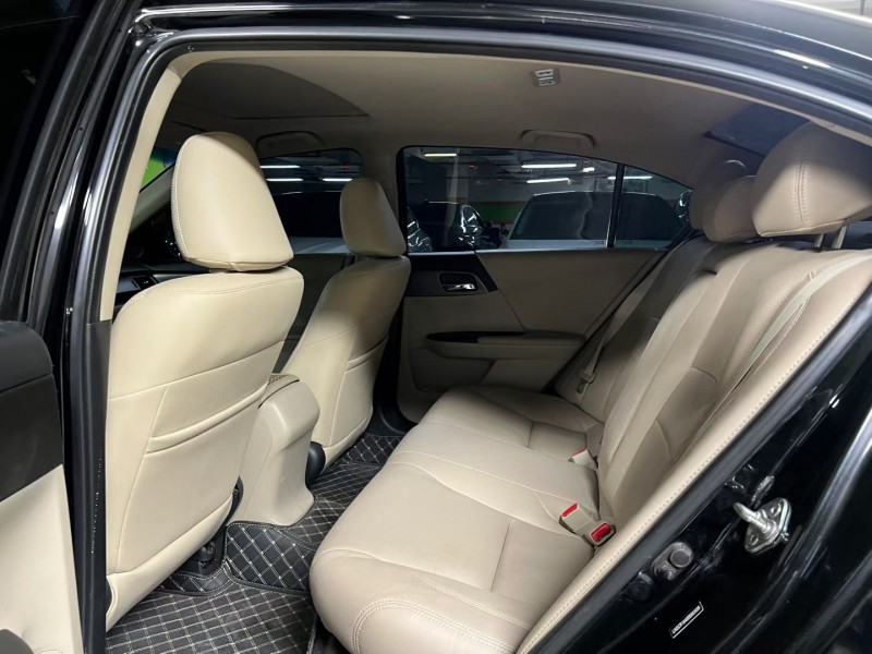 成都15年本田雅阁4