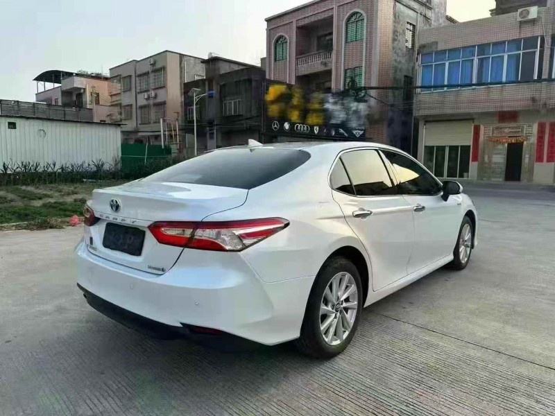 广州23年丰田凯美瑞8