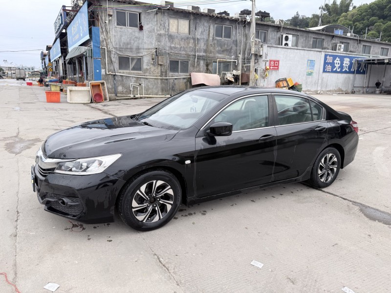 潮州17年本田雅阁2
