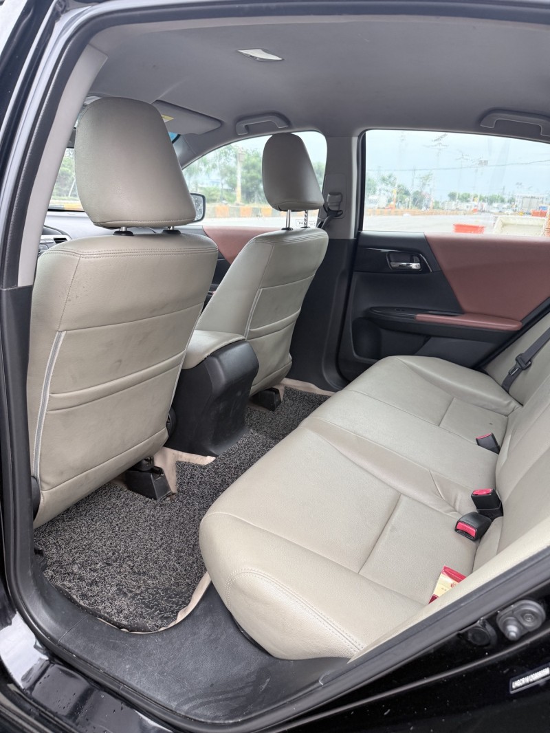 潮州17年本田雅阁4