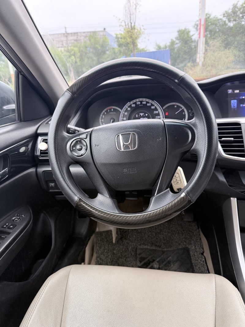 潮州17年本田雅阁6