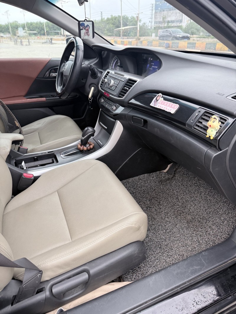 潮州17年本田雅阁7