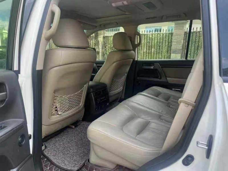 深圳10年丰田兰德酷路泽6