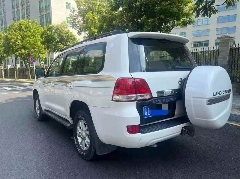 深圳10年丰田兰德酷路泽7