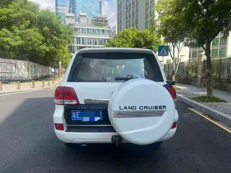 深圳10年丰田兰德酷路泽9