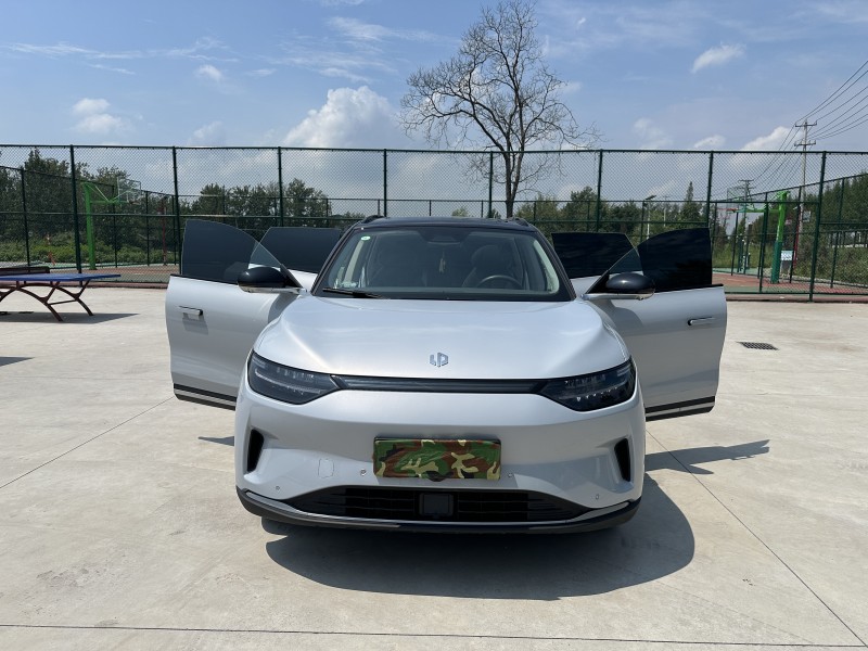 徐州22年零跑汽车C117