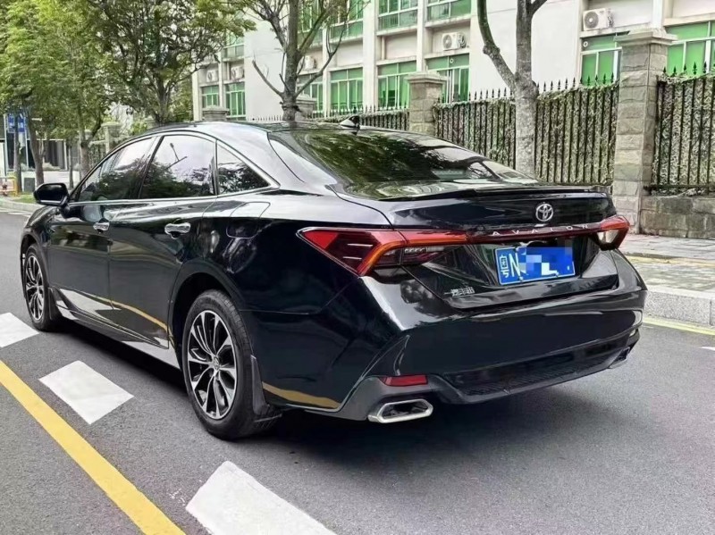 深圳23年丰田亚洲龙7