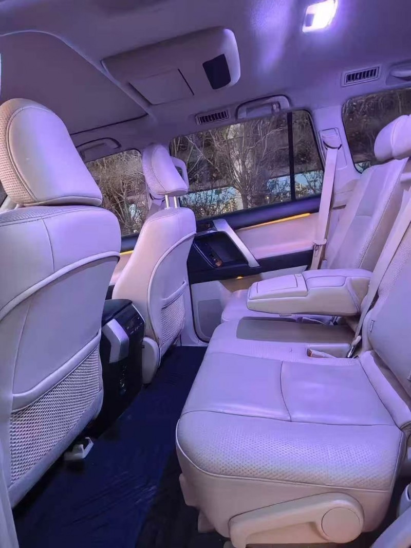 天津12年丰田普拉多5