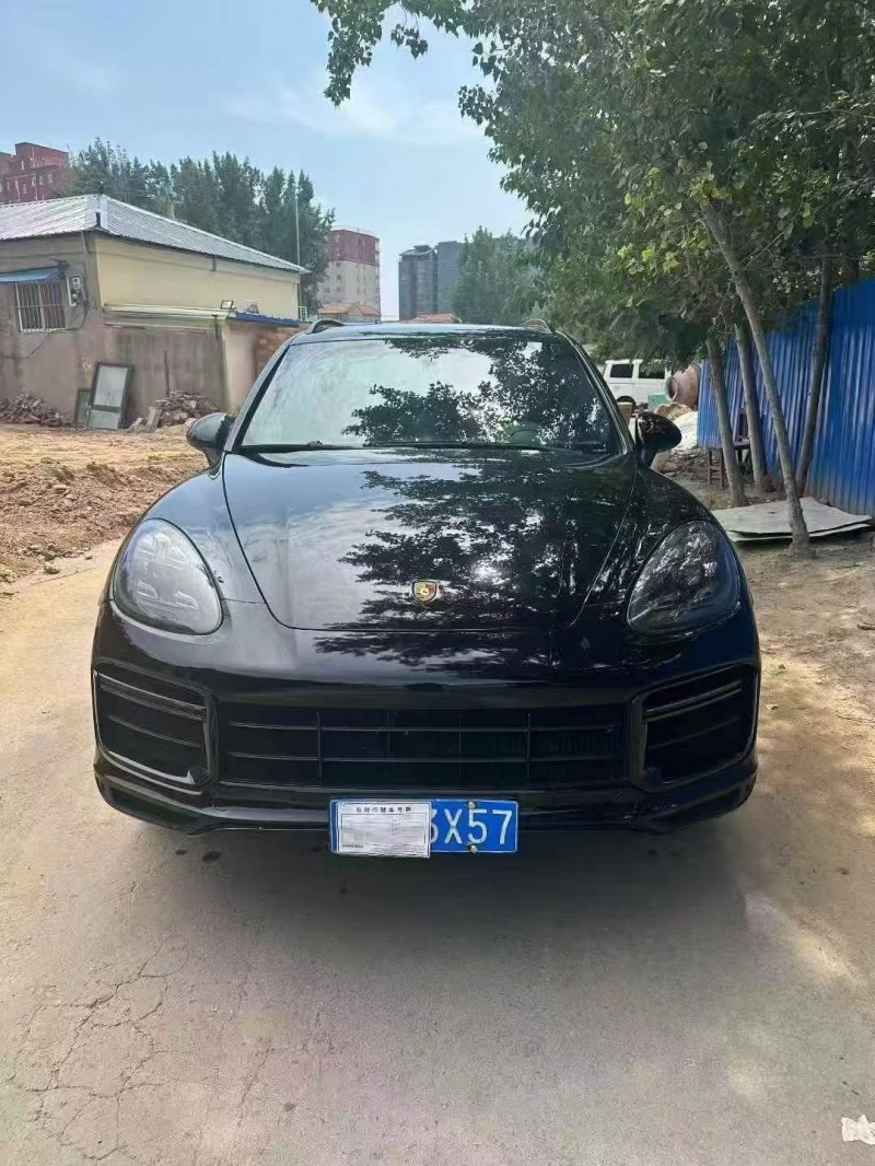洛阳14年保时捷卡宴1