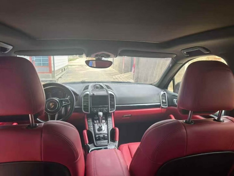 洛阳14年保时捷卡宴4