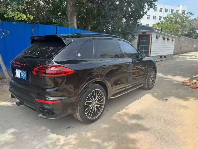 洛阳14年保时捷卡宴8