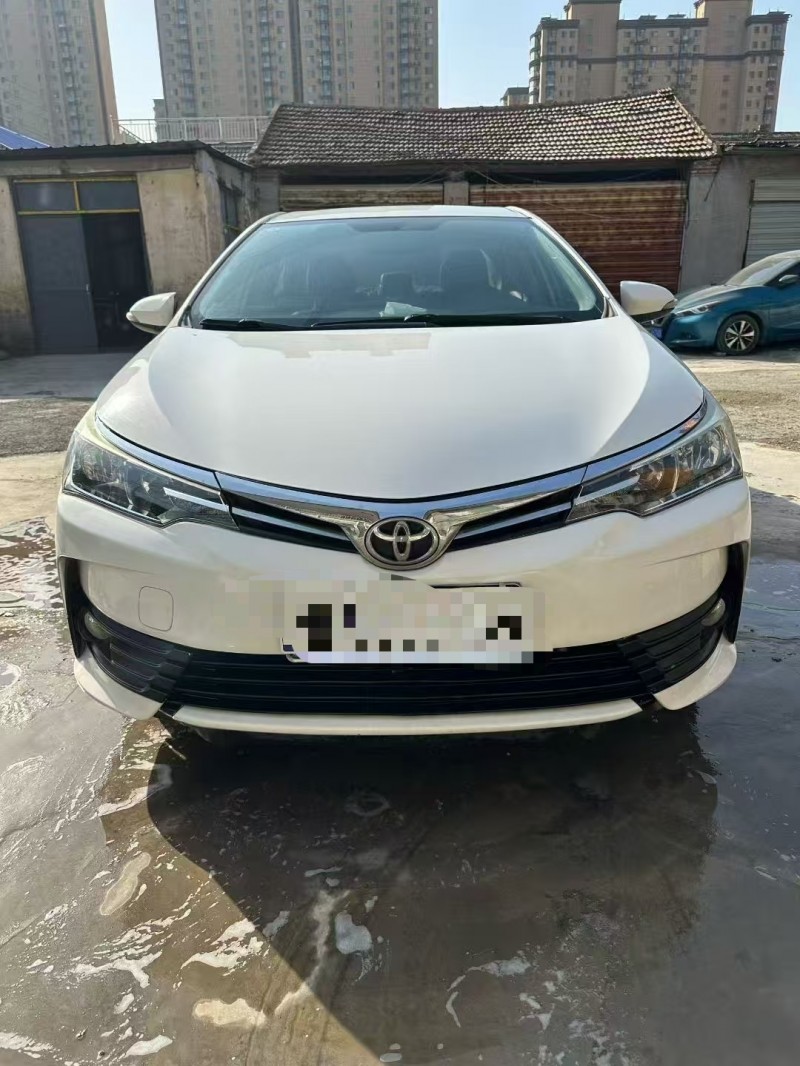 青岛17年丰田卡罗拉1