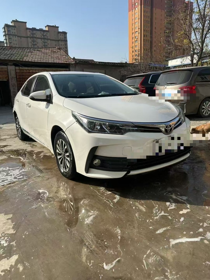 青岛17年丰田卡罗拉2