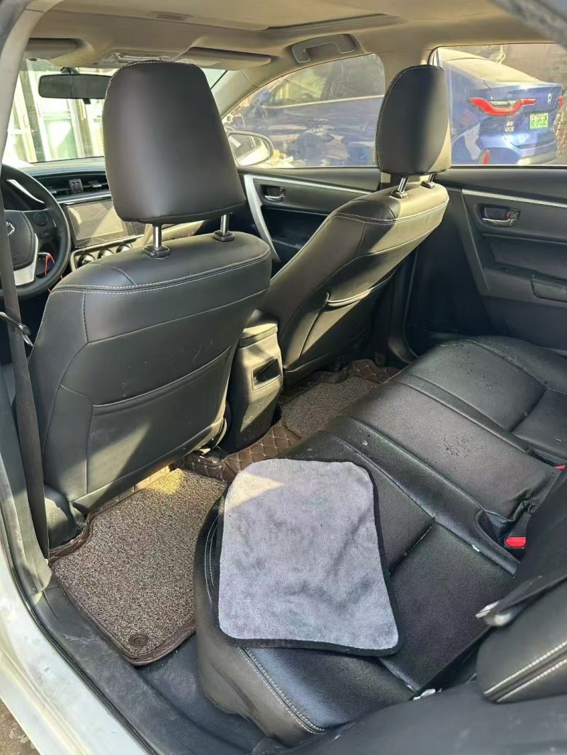 青岛17年丰田卡罗拉4