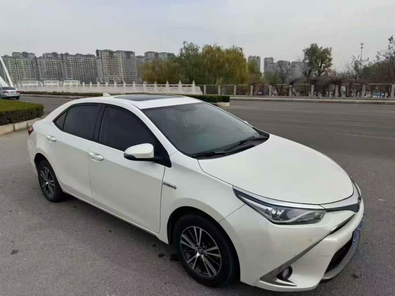 济南16年丰田雷凌3