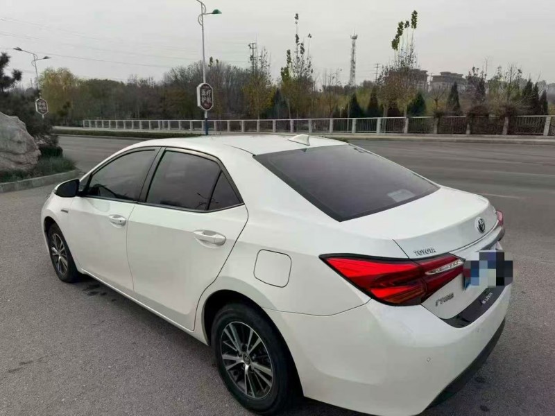 济南16年丰田雷凌4