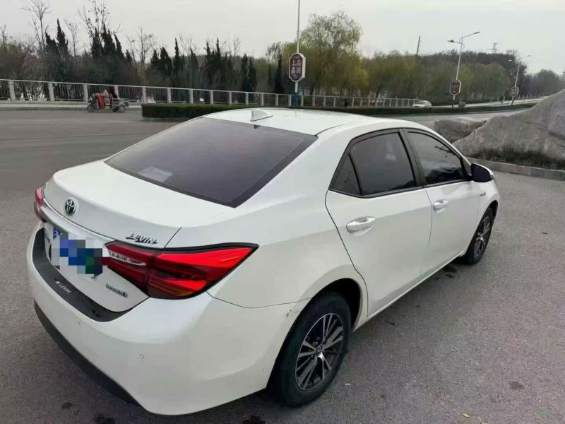 济南16年丰田雷凌5