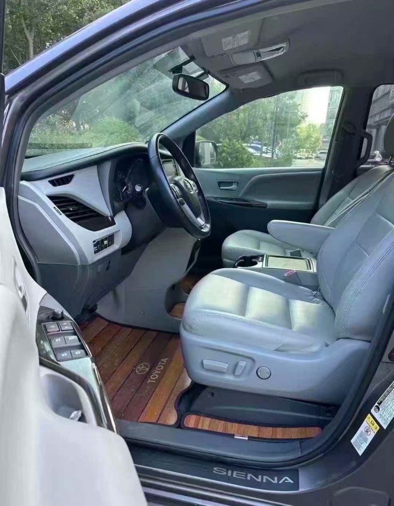 青岛19年丰田塞纳6