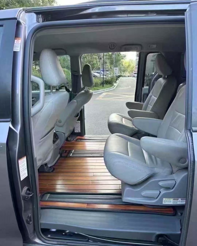 青岛19年丰田塞纳7