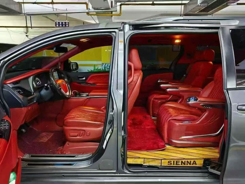 广州20年丰田塞纳8