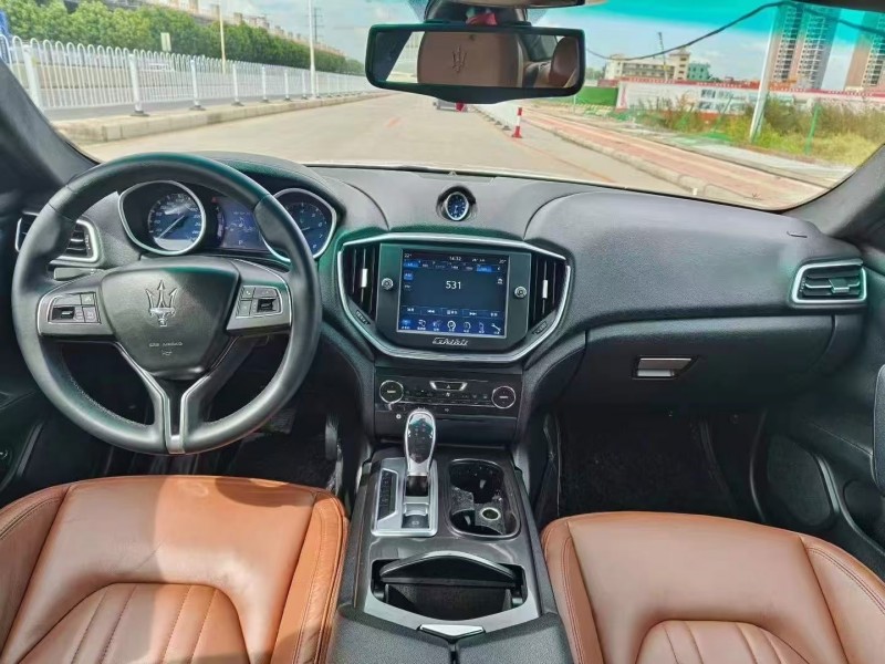 深圳15年玛莎拉蒂Ghibli7