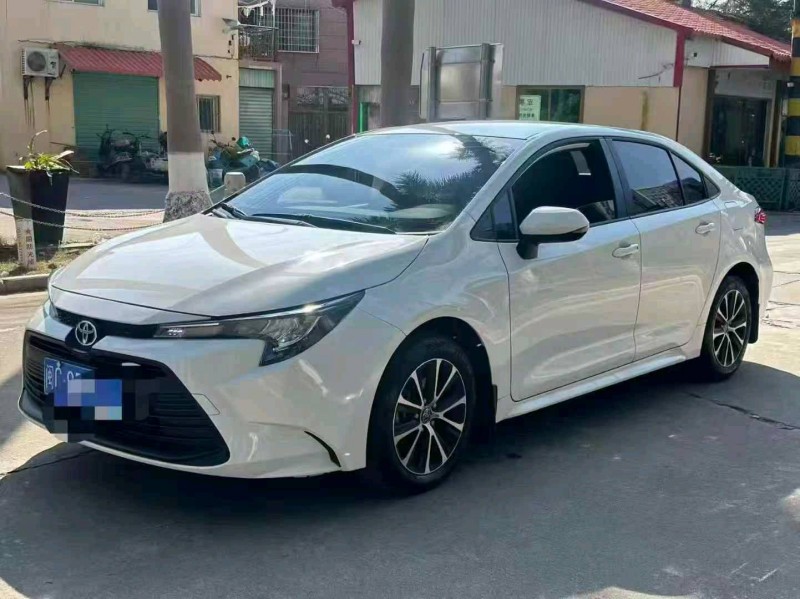 福州23年丰田雷凌2