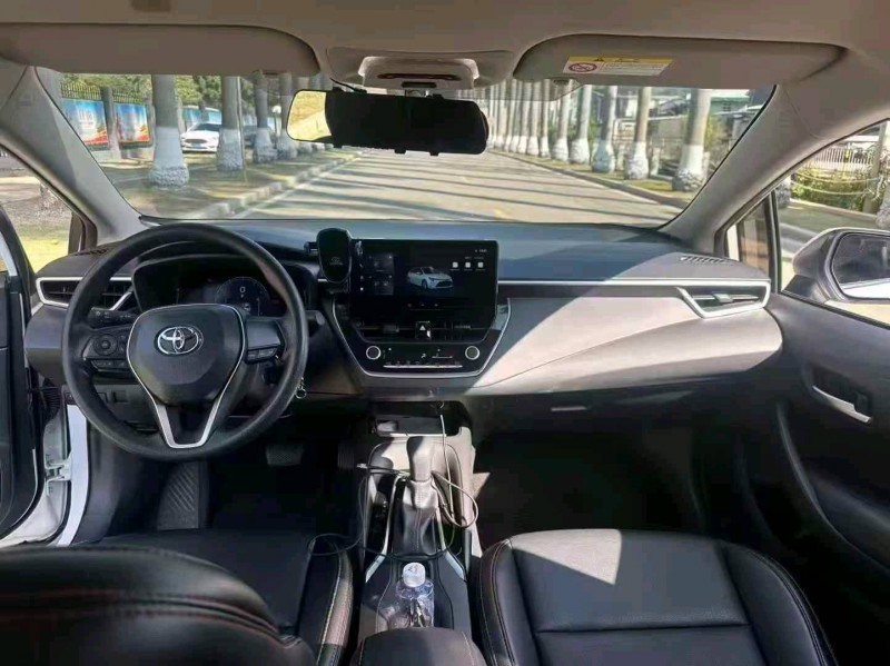 福州23年丰田雷凌5