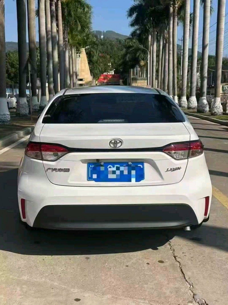 福州23年丰田雷凌9