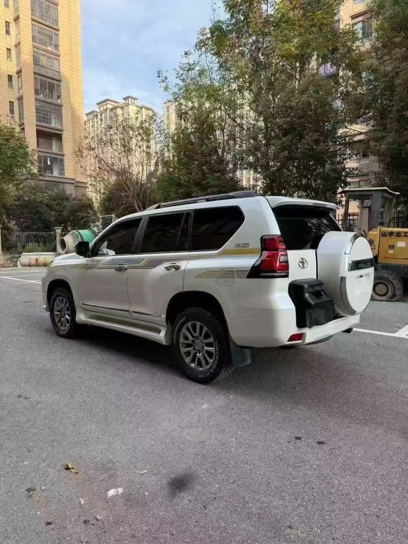 苏州20年丰田普拉多8