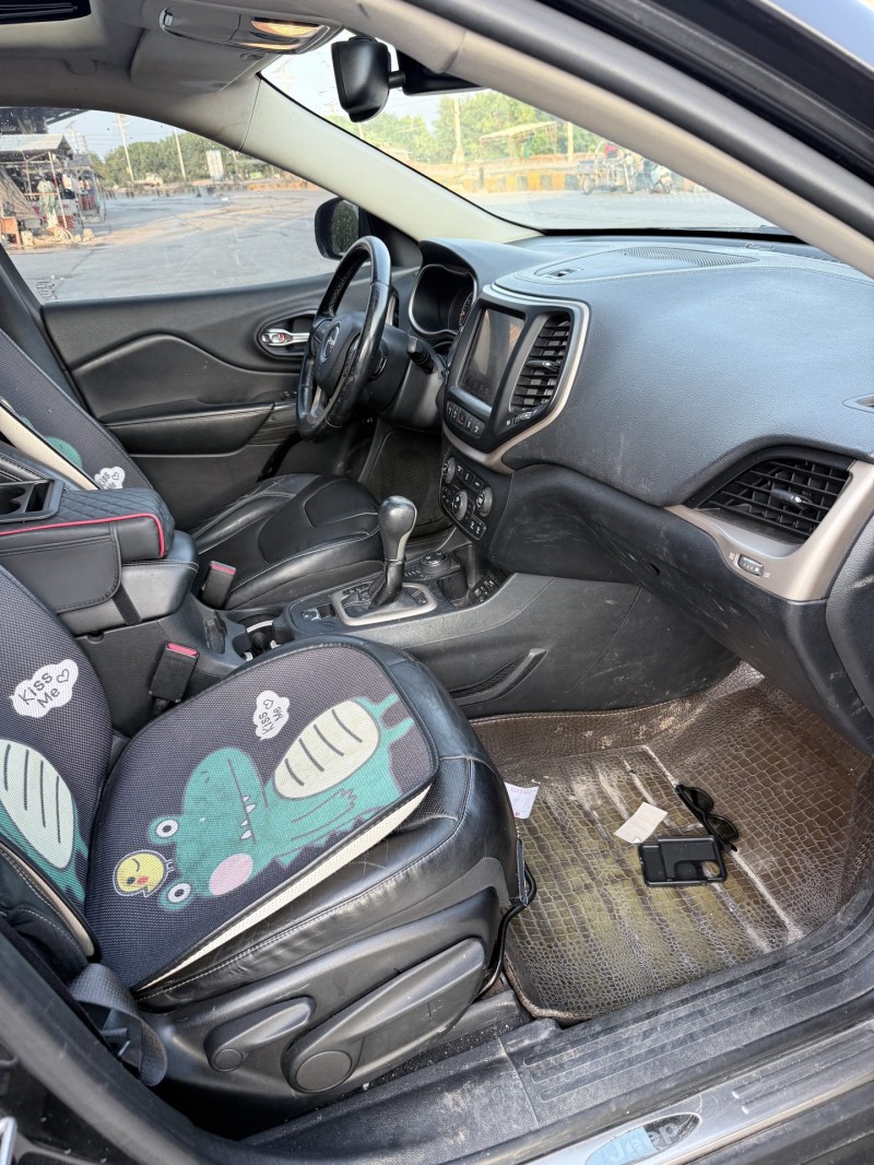 潮州14年Jeep自由光7