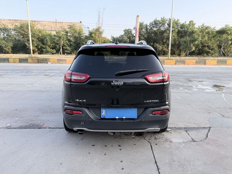 潮州14年Jeep自由光9