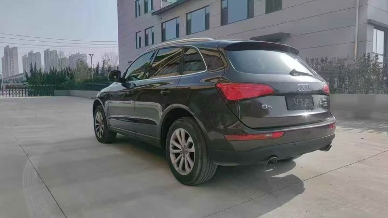 济宁15年奥迪Q56