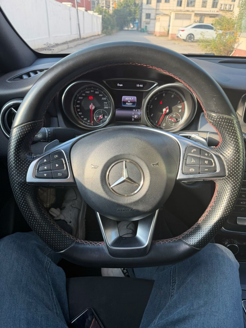 南昌17年奔驰CLA4