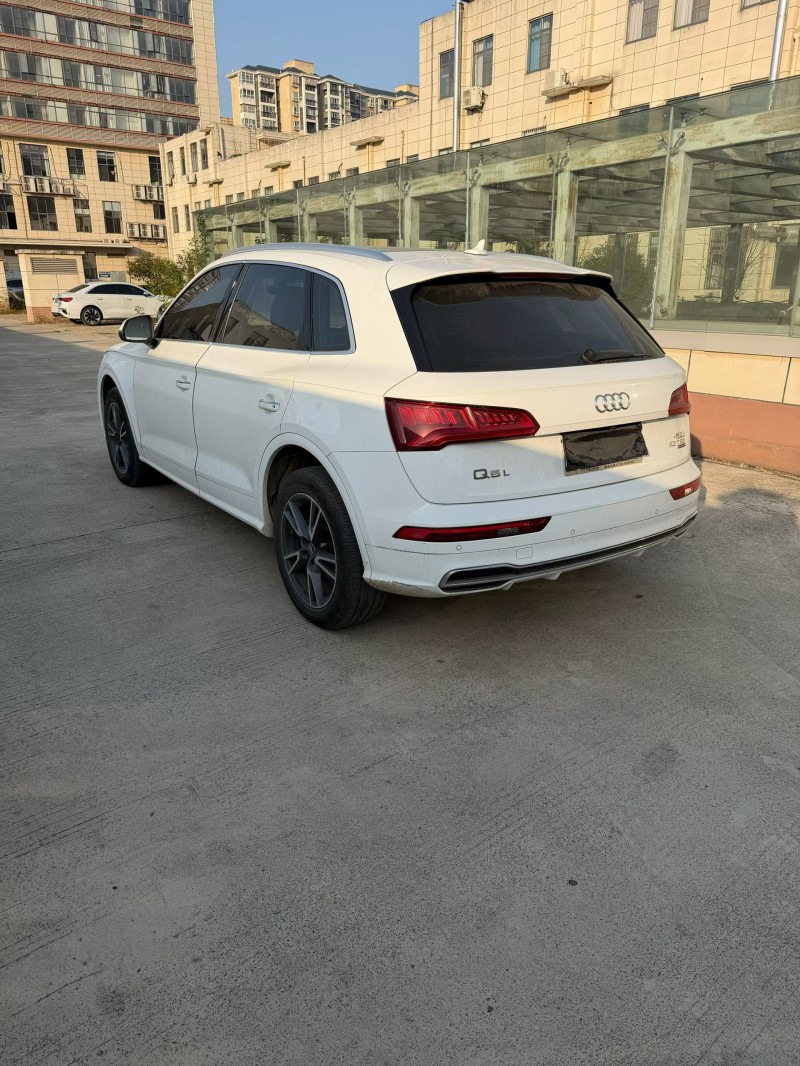南昌21年奥迪Q58