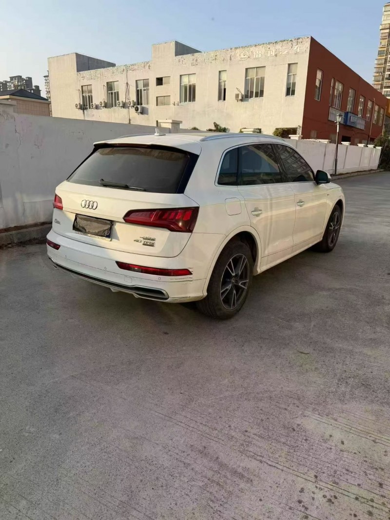 萍乡21年奥迪Q58