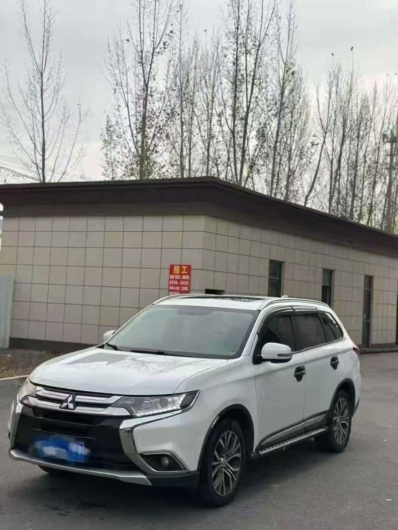 济南17年三菱欧蓝德2