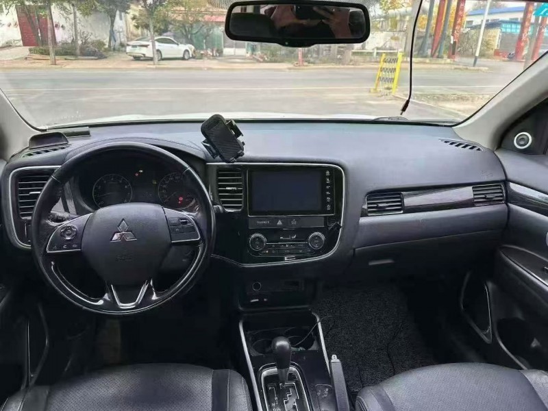 济南17年三菱欧蓝德4