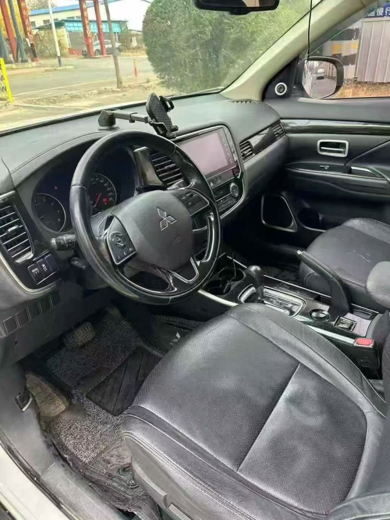 济南17年三菱欧蓝德5