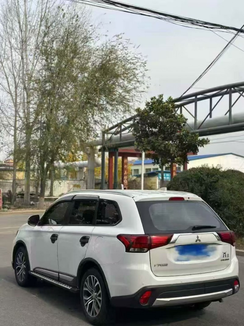 济南17年三菱欧蓝德7