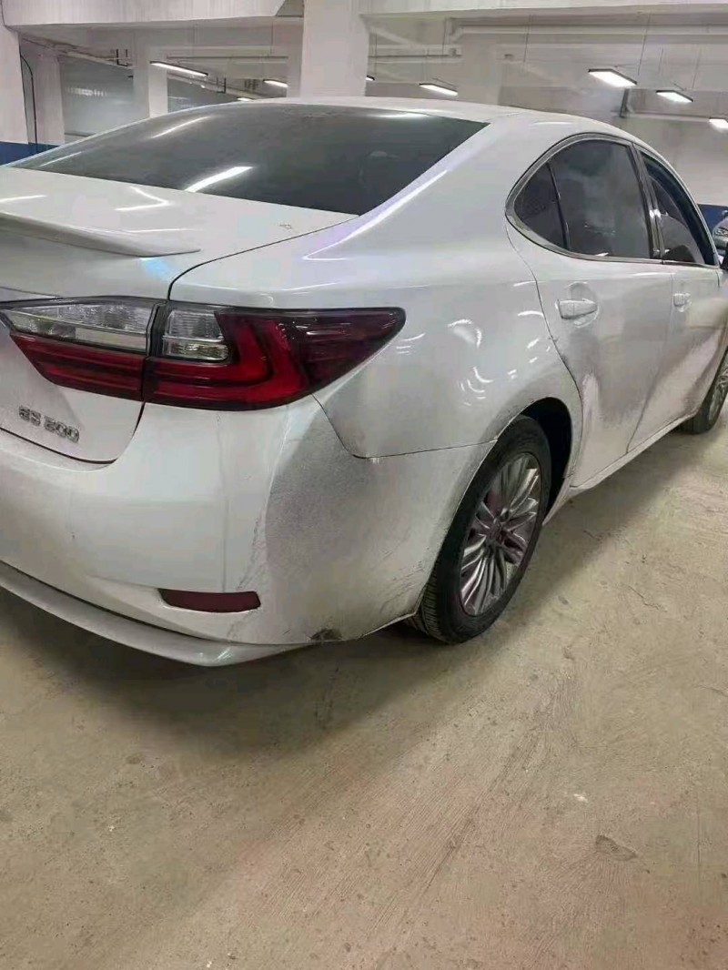 九江17年雷克萨斯ES7