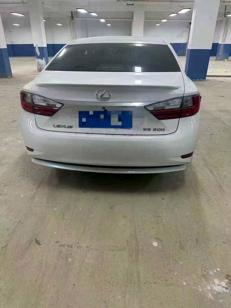 九江17年雷克萨斯ES9