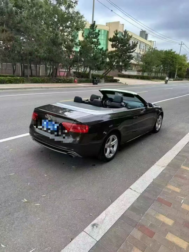 济宁16年奥迪A57