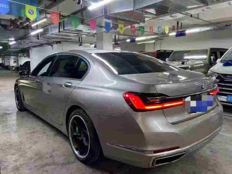 成都21年宝马7系7