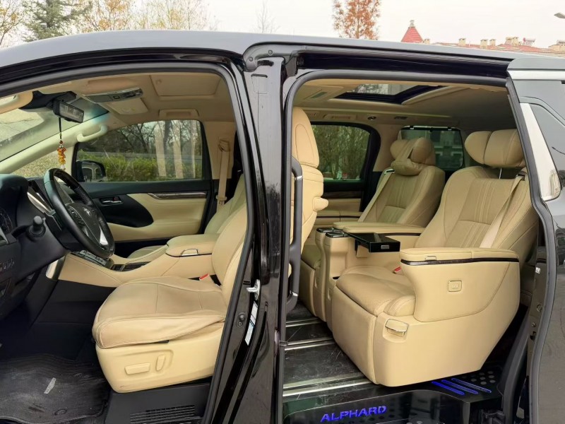 青岛23年丰田埃尔法5